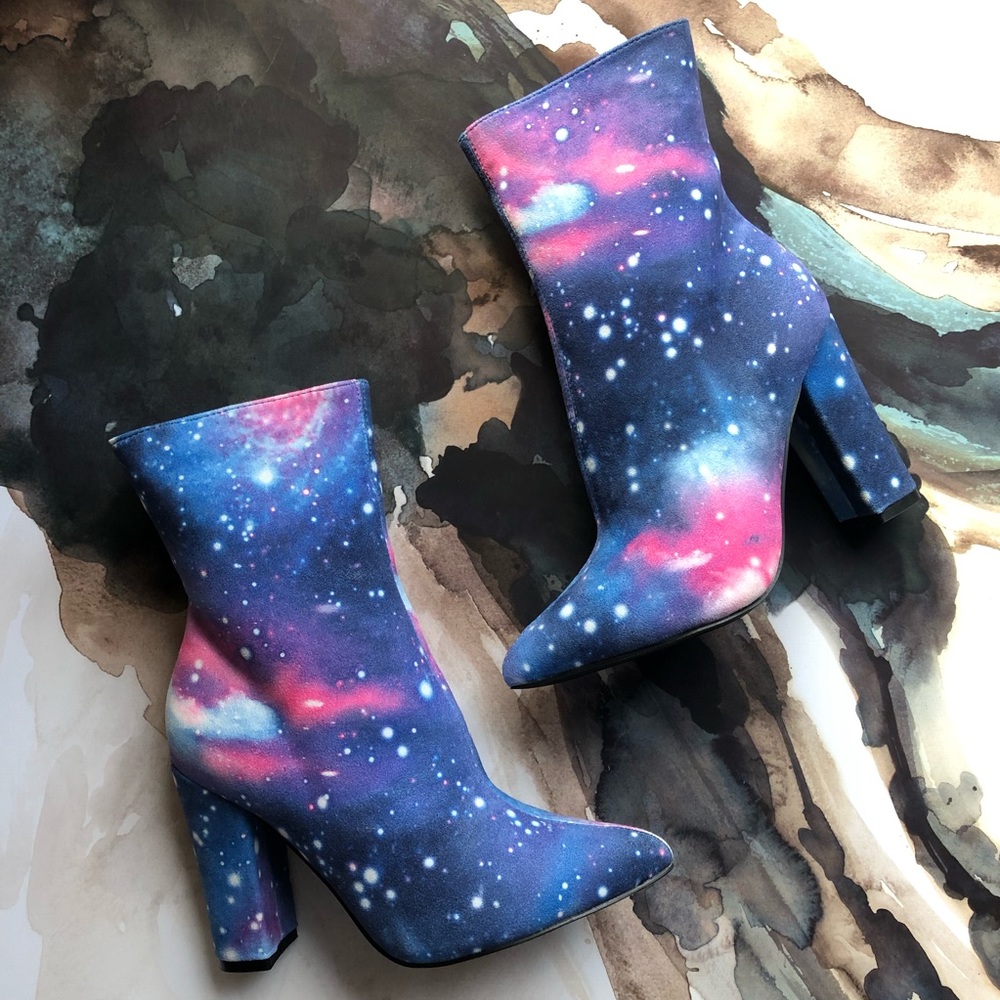 🌟HOST PICK🌟 Cape Robbin Galaxy Fashion Boots - Picture 4 of 5